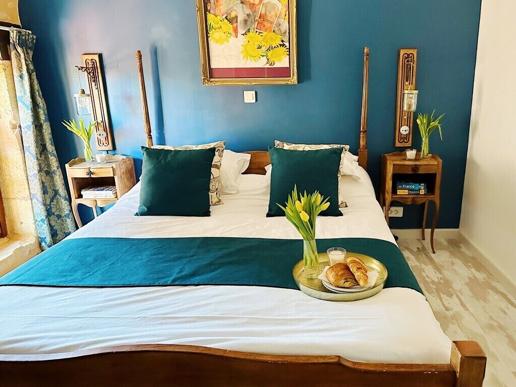 3 slaapkamers, een strijkplank/strijkijzer, gratis wifi, beddengoed