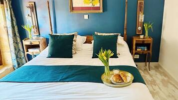 3 slaapkamers, een strijkplank/strijkijzer, gratis wifi, beddengoed