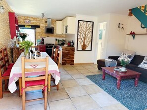 Interior - Charming 3-bedroom cottage in Saint-Cyprien with summer kitchen (Saint-Cyprien)