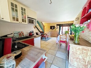 Interior - Charming 3-bedroom cottage in Saint-Cyprien with summer kitchen (Saint-Cyprien)