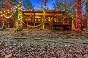 Exterior - Secluded Thanksgiving Creekside Retreat – Pet-Friendly, Family Fun & Group-Ready (Broken Bow)