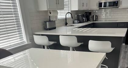 Spacious 4-bedroom house in serene East Cobb Marietta with private pool.