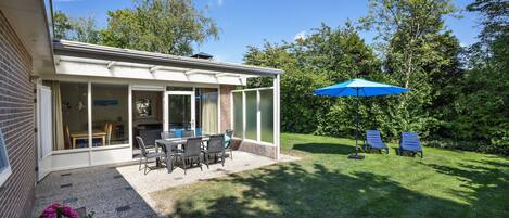 Bungalow | Outdoor dining