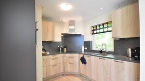 Bungalow | Private kitchen - Bungalow in North Holland Near the Beach (Sint Maartensvlotbrug)