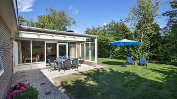 Bungalow | Outdoor dining