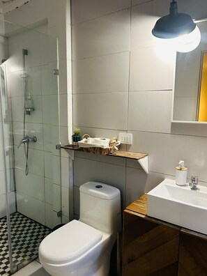 Handtücher, Seife, Toilettenpapier