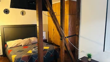 5 bedrooms, free WiFi, bed sheets