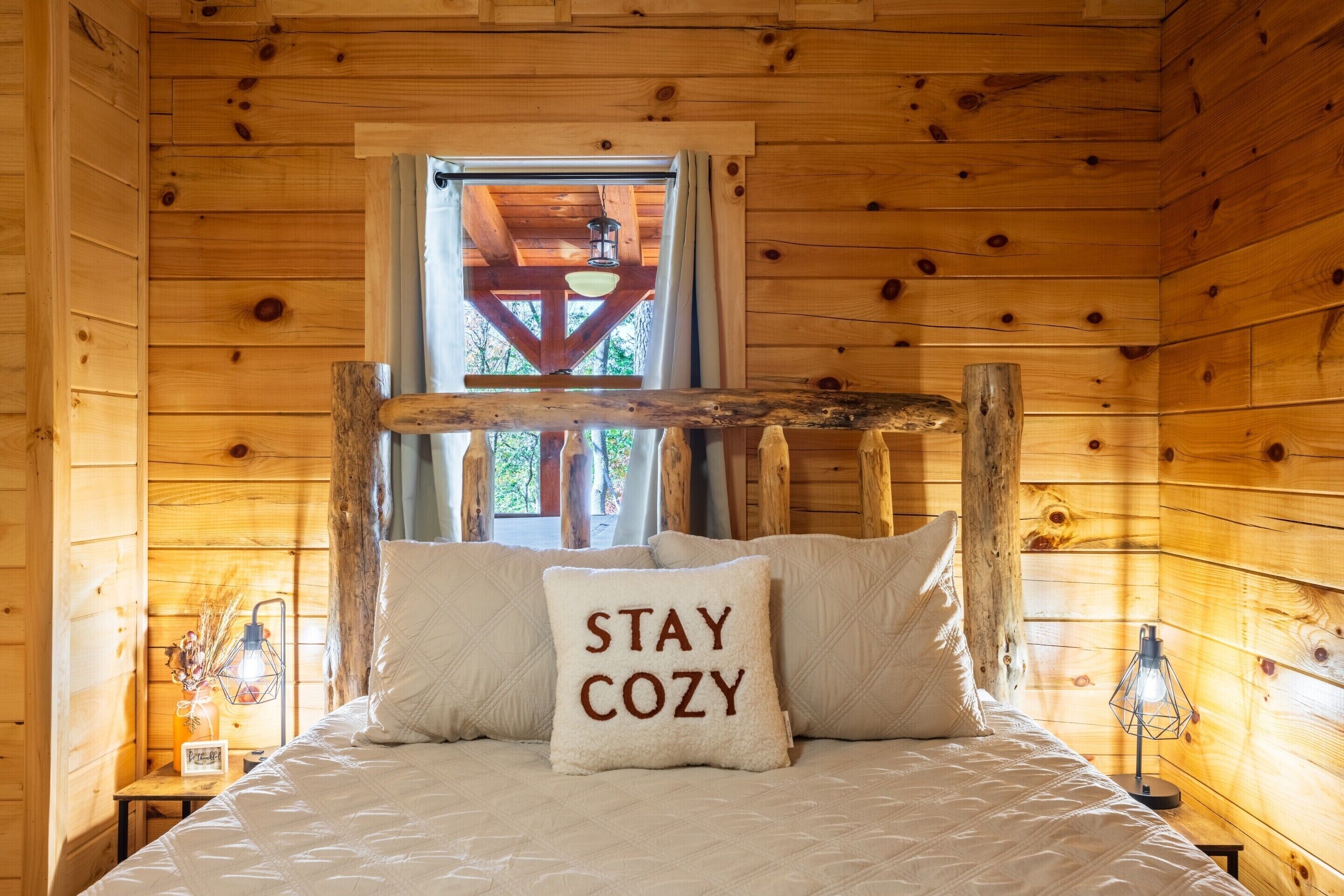 3 bedrooms, WiFi (free), bed sheets
