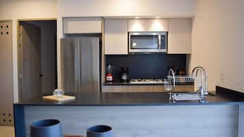 Fridge, microwave, oven, stovetop