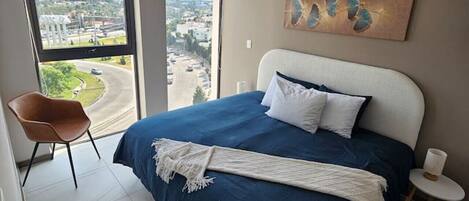 2 bedrooms, desk, iron/ironing board, WiFi