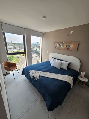 2 Schlafzimmer, Schreibtisch, Bügeleisen/Bügelbrett, WLAN