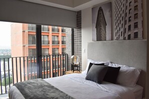 2 bedrooms, desk, iron/ironing board, WiFi