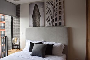 2 slaapkamers, een bureau, een strijkplank/strijkijzer, wifi