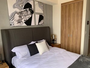 1 多间卧室、办公桌、熨斗/熨衣板、WiFi