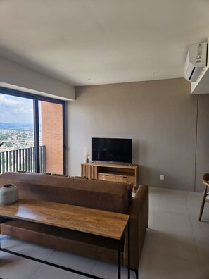 TV, table tennis, stereo - Spectacular 21st floor view in YU Country (Guadalajara)