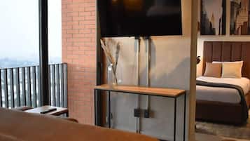 2 室のベッドルーム、デスク、アイロン / アイロン台、WiFi