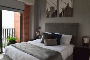 1 bedroom, desk, iron/ironing board, WiFi