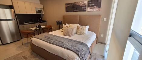 1 bedroom, desk, iron/ironing board, WiFi