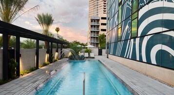 Outdoor pool, pool umbrellas, sun loungers