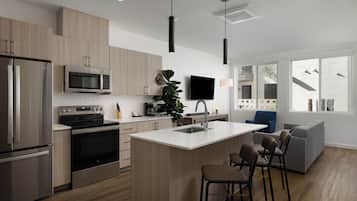 Lemari es besar, microwave, oven, dan kompor