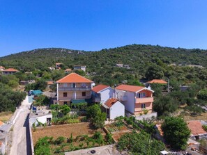 Exterior - Cozy Apartments with Private Balcony Vinisce - Comfort Two Bedroom Apartment (Vinisce)