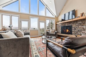 Smart TV, fireplace - Eagle's View Stowe (Stowe)