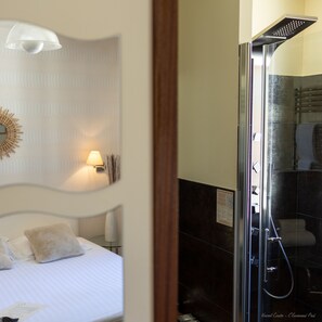 Bathroom - Hotel Restaurant Le Vinois (Caillac)