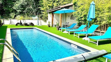 Seasonal outdoor pool