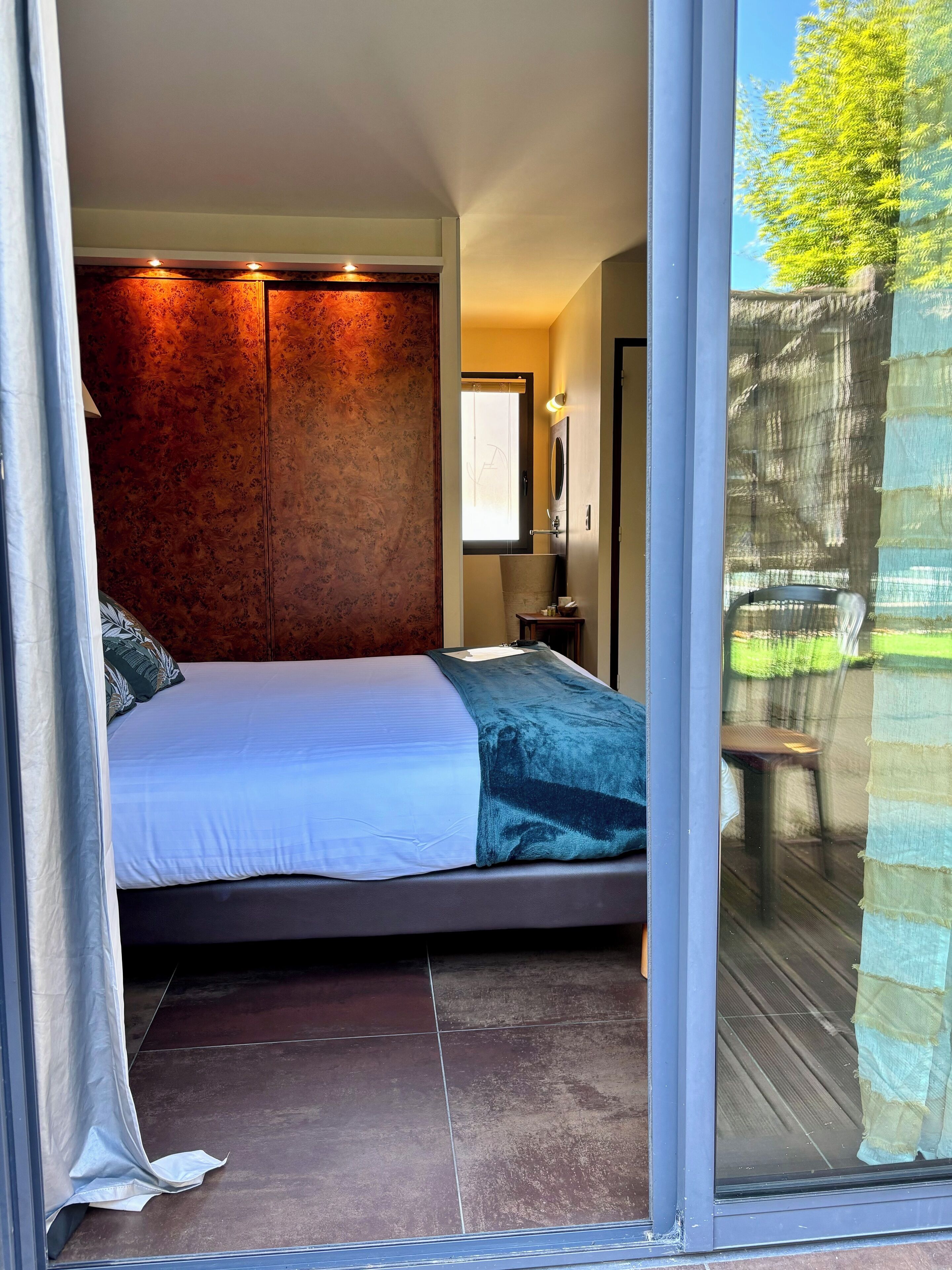 スーペリア ダブルまたはツインルーム プールビュー | セーフティボックス (室内)、防音設備、アイロン / アイロン台、WiFi (無料)