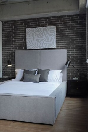 1 slaapkamer, een strijkplank/strijkijzer, wifi, beddengoed