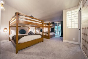 7 Schlafzimmer, Bügeleisen/Bügelbrett, Reisekinderbett, kostenloses WLAN