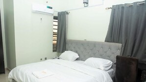 Familienzimmer, Balkon, Stadtblick