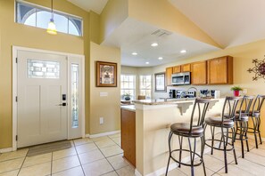 Fridge, microwave, stovetop, dishwasher