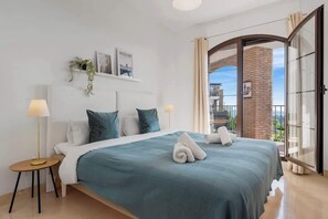 3 chambres, fer et planche à repasser, Wi-Fi gratuit, draps fournis