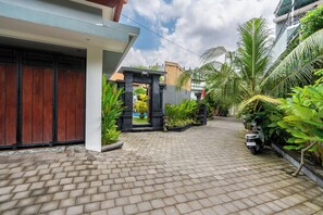 Exterior - Villa Taj Brand New Luxury Pool Villa with Garden. 3 Bedrooms / 3 Bathrooms (Bali)