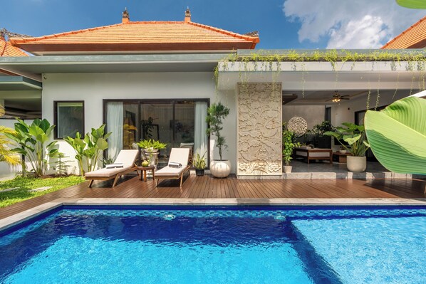 Outdoor pool - Villa Taj Brand New Luxury Pool Villa with Garden. 3 Bedrooms / 3 Bathrooms (Bali)