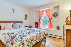 3 quartos, acesso à internet, roupa de cama
