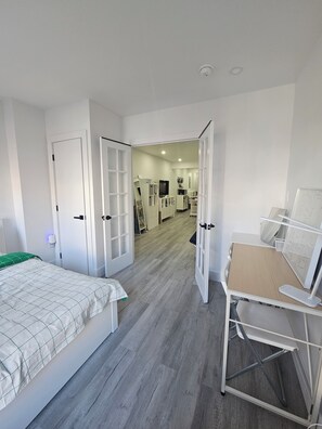 2 室のベッドルーム、WiFi、ベッドシーツ