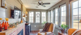 3 Mi to Dtwn: Charming Farmhouse in Mount Joy!