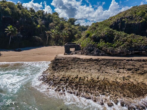 5bd house w/ huge pool by beach