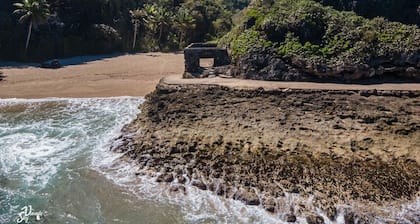 5bd house w/ huge pool by beach