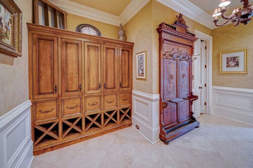 Lion`s Gate Estate - Marietta, Georgia