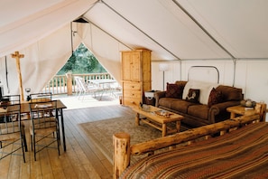 1 bedroom, laptop workspace, iron/ironing board, free WiFi