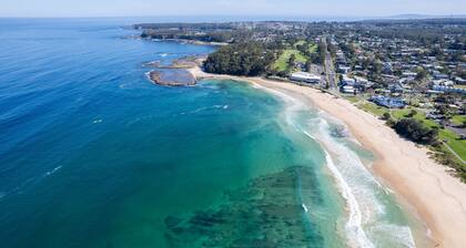 Softlanding ~ The perfect holiday home to land next to Mollymook Beach!