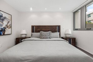 2 bedrooms, desk, iron/ironing board, travel cot - 2bd w/ pool by Isla Verde Beach (Carolina)