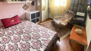 Dormitorio compartido, 2 habitaciones, vistas al jardín | 2 dormitorios