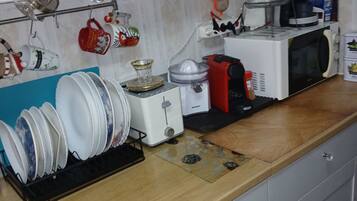 Slaapzaal, 2 slaapkamers, uitzicht op tuin | Privékeuken