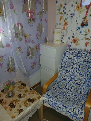 Felles sovesal, 2 soverom, hageutsikt | Innvendig