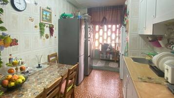 Slaapzaal, 2 slaapkamers, uitzicht op tuin | Interieur