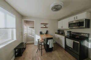 Spices - Modern Farmhouse Retreat with Hot Tub, Sauna & Cold Plunge Near Denver (Westminster)